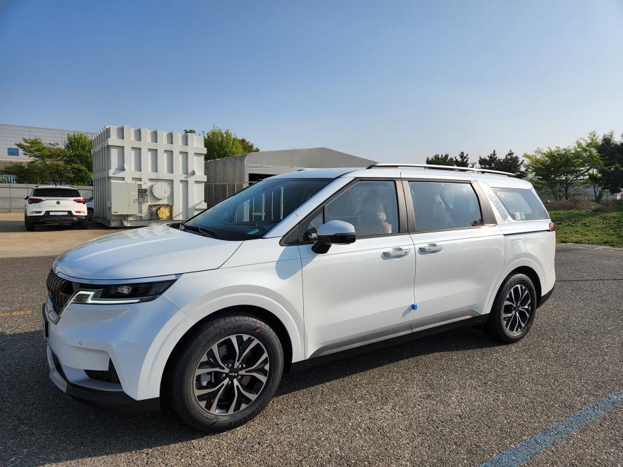 카니발 2.2 디젤 프레스티지 9인승/월 903,000원/신차 장기렌트